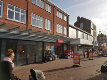 IJmuiden, Marktplein 29; verhuur. Te huur is max. 500 m2 op centrale locatie, ook pop-up.