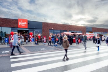 Ter Aar, Kerkweg 28C; 1000 m2 b.v.o. naast de Action, Vomar Voordeelmarkt en Intratuin: VERHUURD